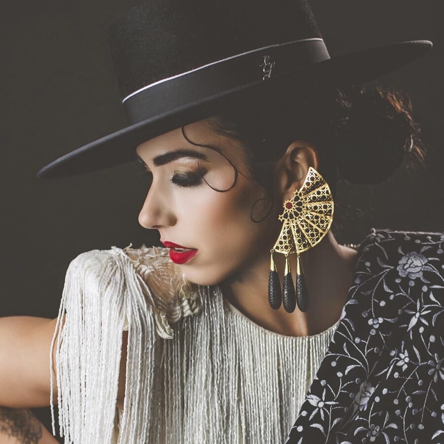 alvaro larrosa furest gold black abanico